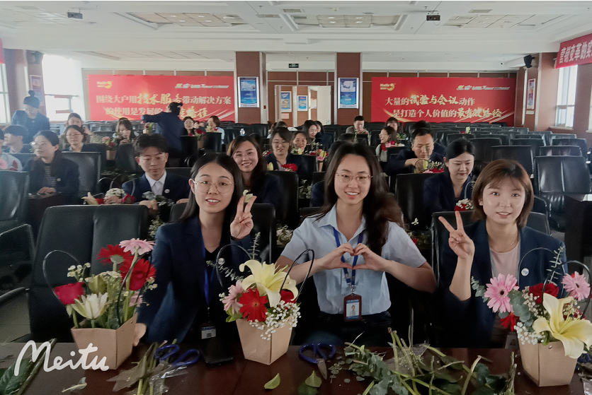 yl23455永利官网“母亲节遇上生日会”主题活动温馨落地